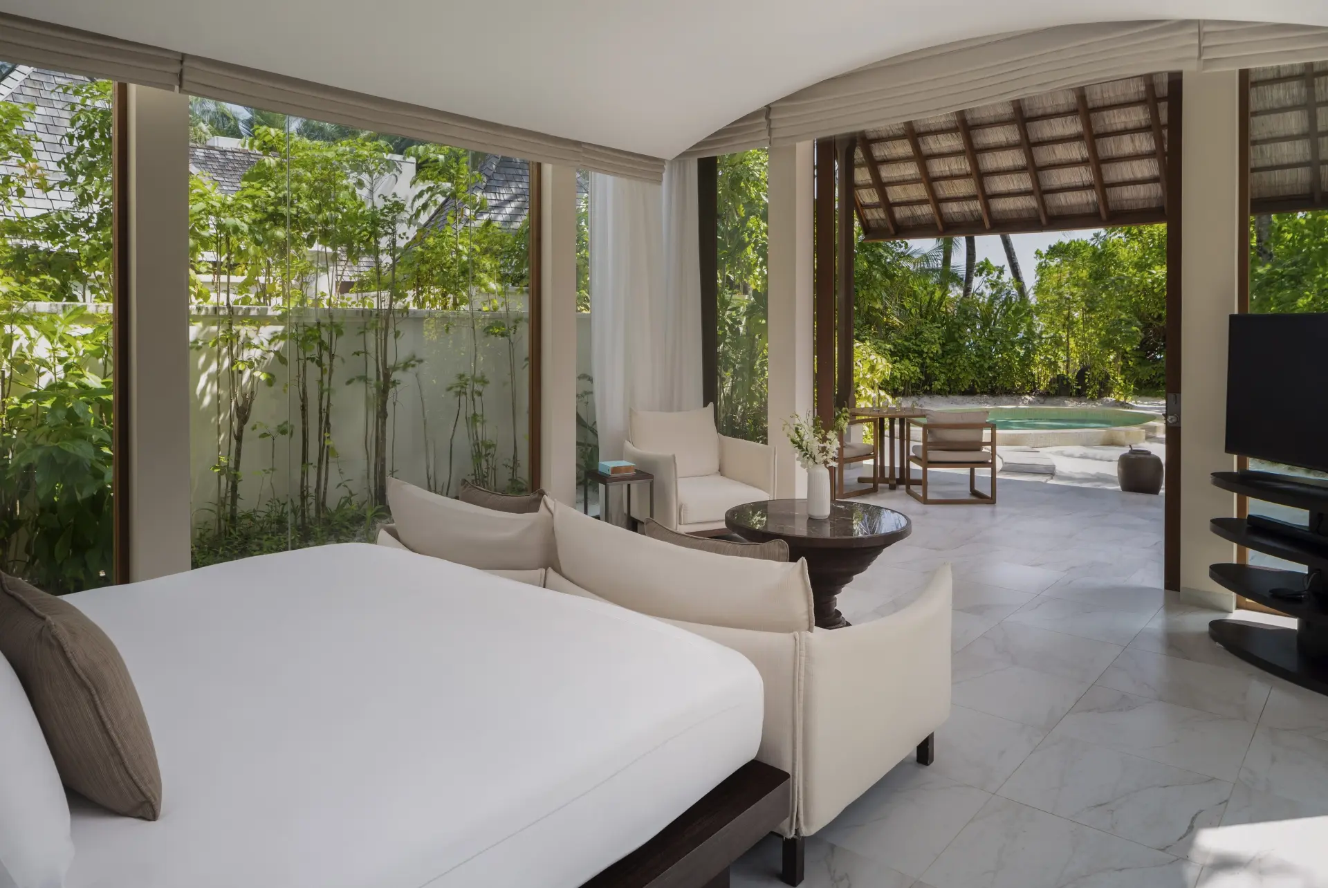 Two Bedroom Deluxe Beach Villa garden pool